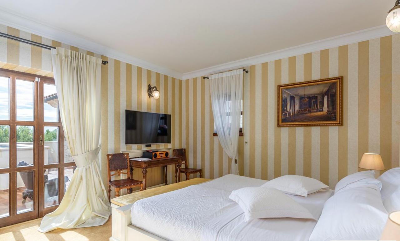 Villa Carolus-Luxurious Istrian Villa Barat  Luaran gambar